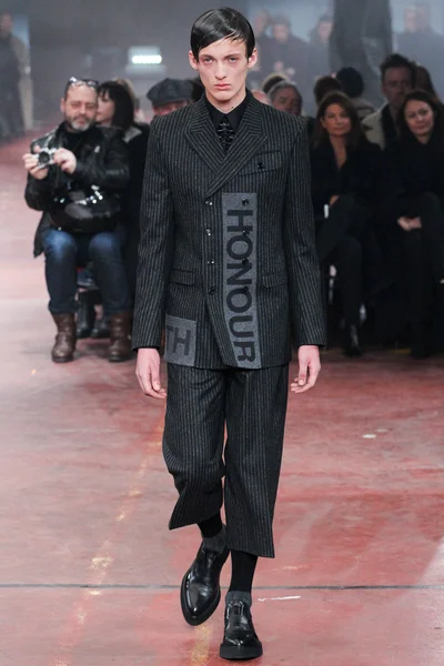 Look 1